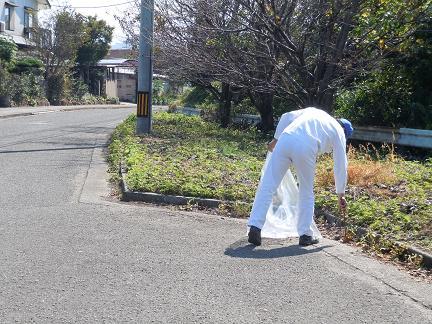 近隣住宅地道路ゴミ拾い