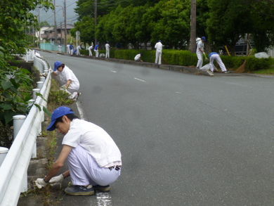 本社/細江工場/技術研究所/生産技術センター　団地周辺清掃の様子