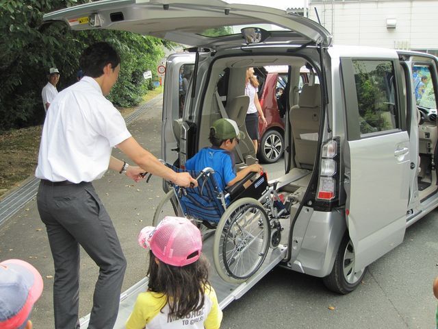 車イスも楽々乗車 福祉車両