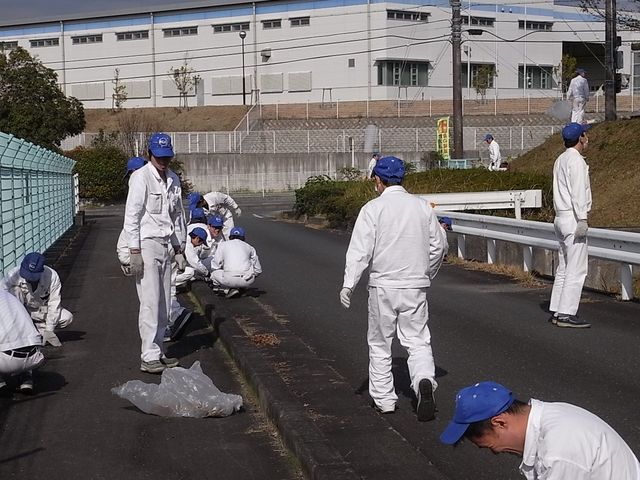 生産技術センター活動風景：敷地西面道路