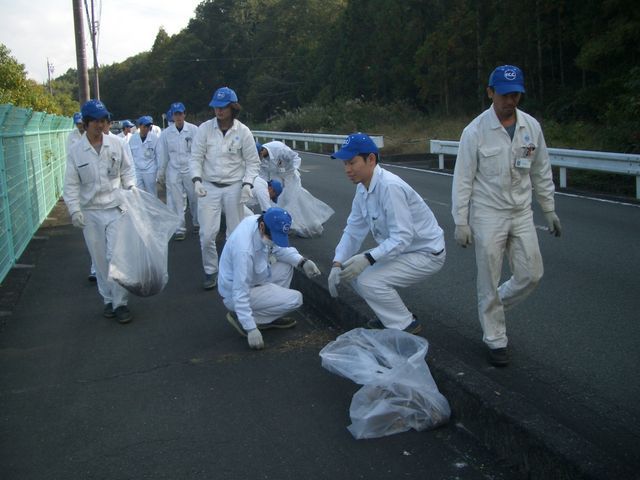 生産技術センター活動風景：敷地南面道路