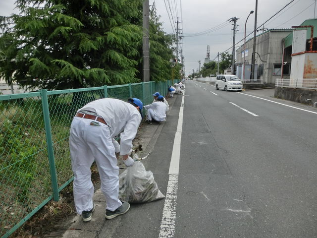 天竜工場　工場周辺や公園の清掃活動をしました