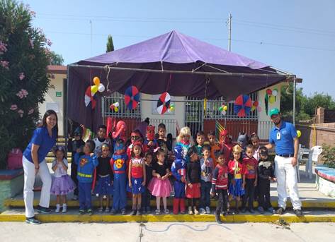 FCCメキシコ「地元保育園の子供たちにおもちゃとお菓子寄贈」
