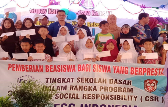 FCCインドネシア「地域の小学生へ奨学金支援活動」
